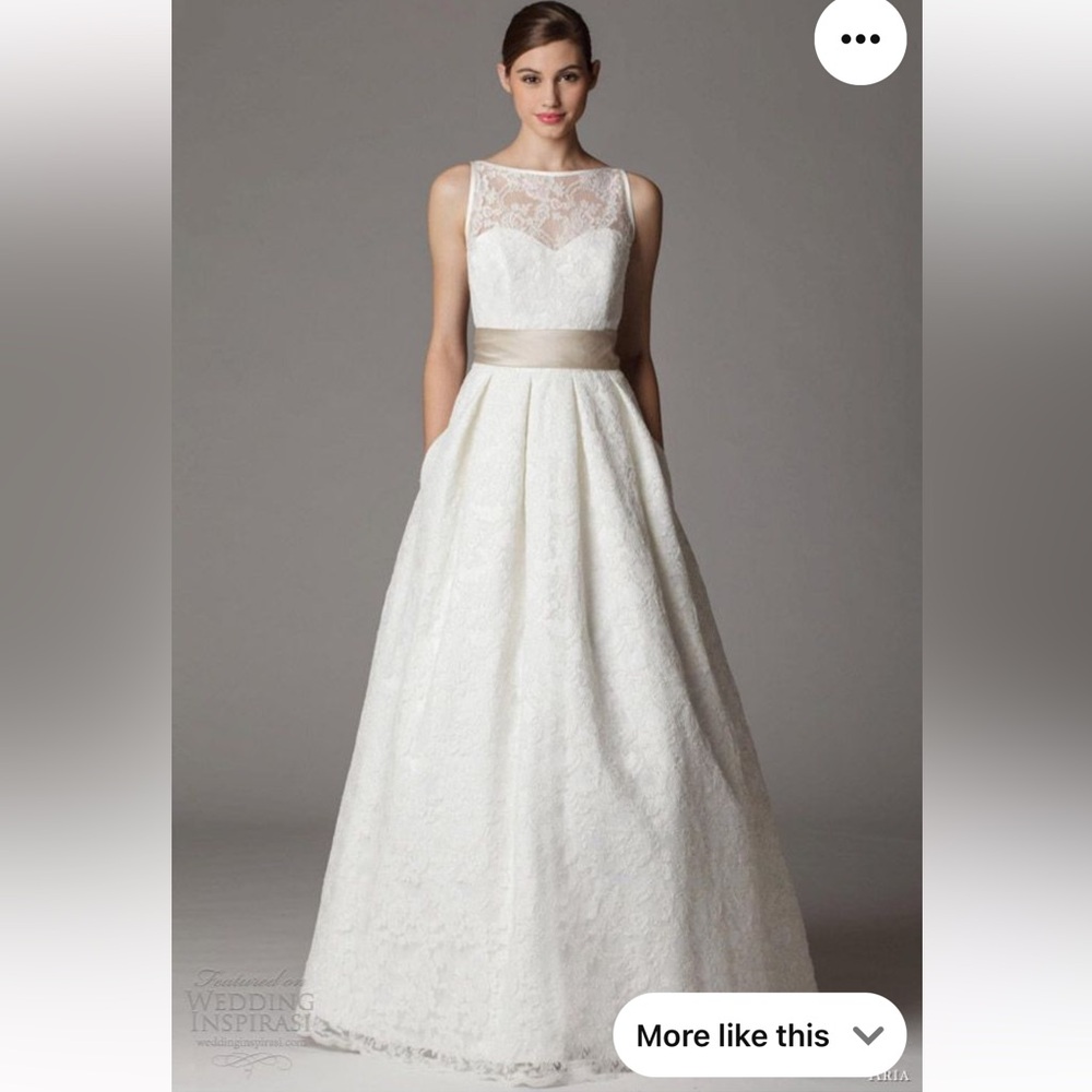 Keyhole back lace Aria wedding dress, with petticoat